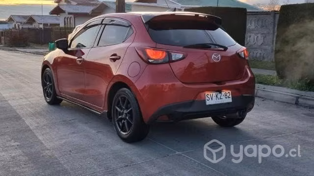 MAZDA DEMIO 1.5 Rojo Mecanico