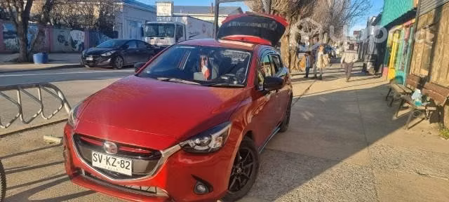 MAZDA DEMIO 1.5 Rojo Mecanico