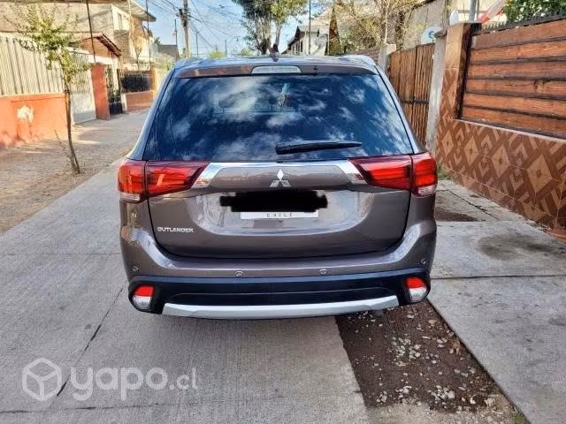 Mitsubishi outlander 2017