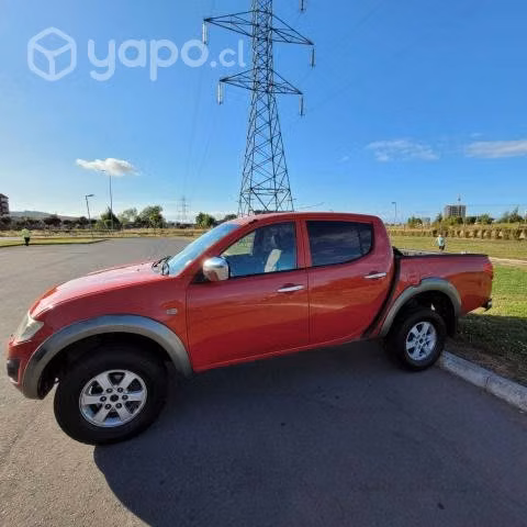 Mitsubishi l200 2015