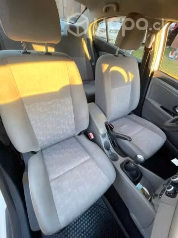 Renault fluence 2012
