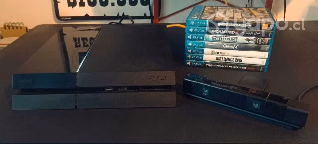 PS4 Fat 500 GB + 17 juegos + PS Camera