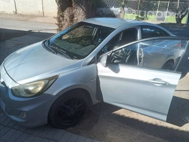 Hyundai accent 2011