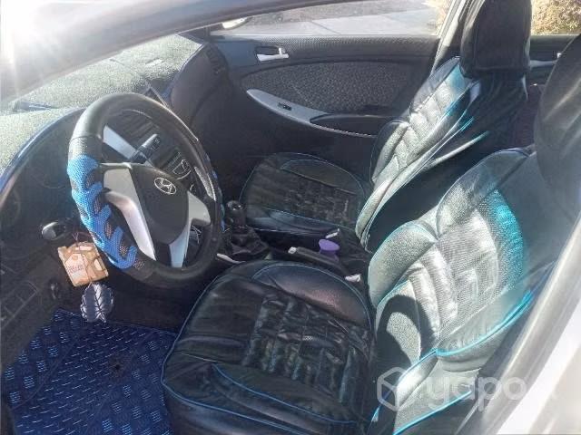 Hyundai accent 2011
