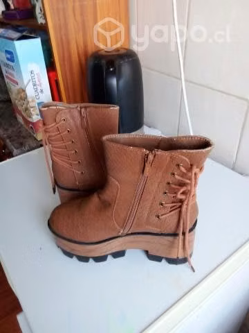 3 pares de zapatos número 36 y 35 - Imagen 3