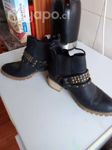 3 pares de zapatos número 36 y 35 - Imagen 2