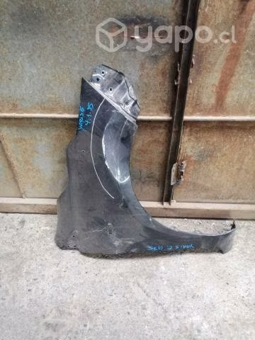 Tapabarro derecho toyota yaris e original