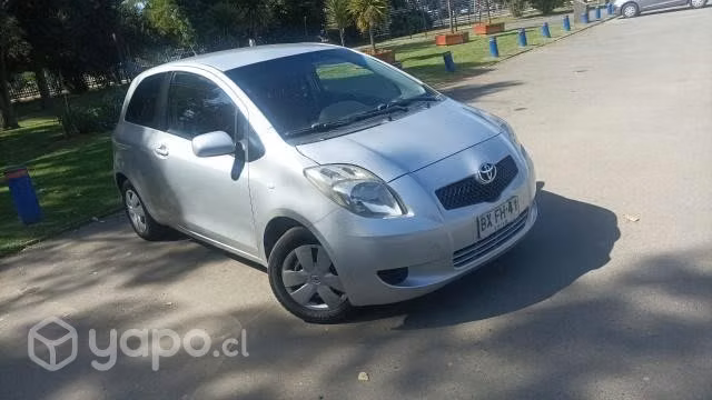 Toyota new Yaris GLl SPORT 1.3 2009