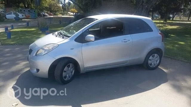 Toyota new Yaris GLl SPORT 1.3 2009