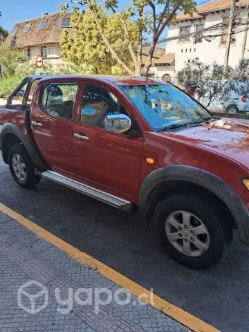 Mitsubishi l200 2015