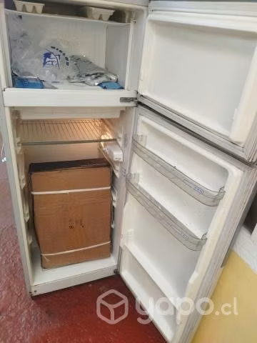 Refrigerador FENSA 2 Puertas