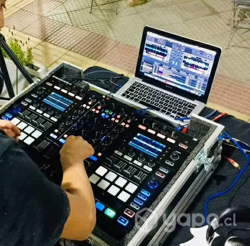 Traktor Kontrol S8