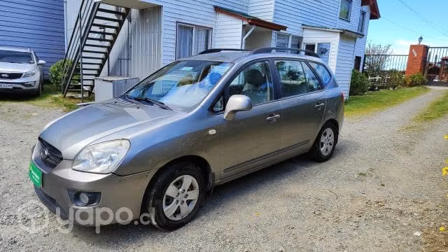 Kia carens