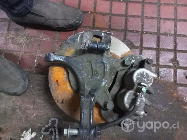 Muñon delantero izquierdo hyundai h1 2011