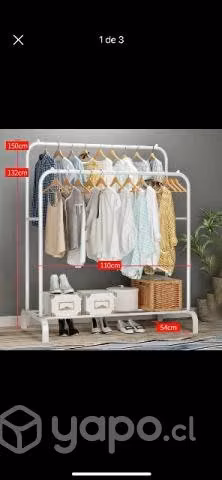 Colgador de ropa blanco