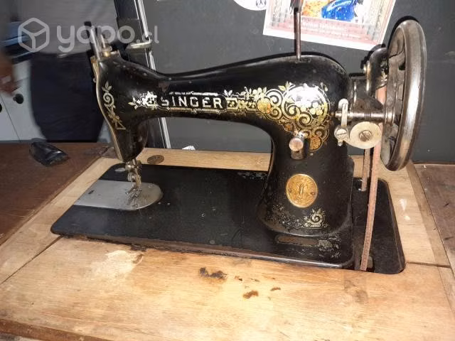 Maquina de cocer SINGER antigua