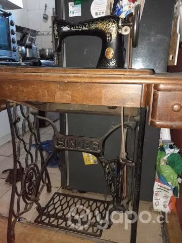 Maquina de cocer SINGER antigua