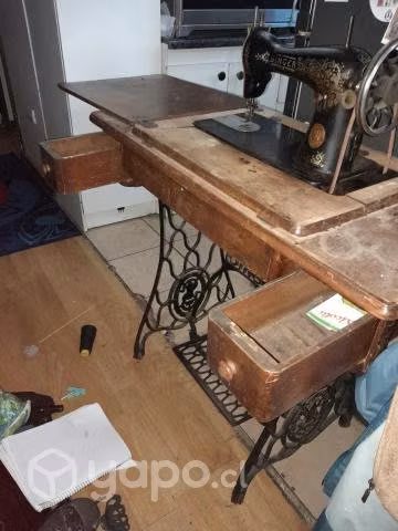 Maquina de cocer SINGER antigua