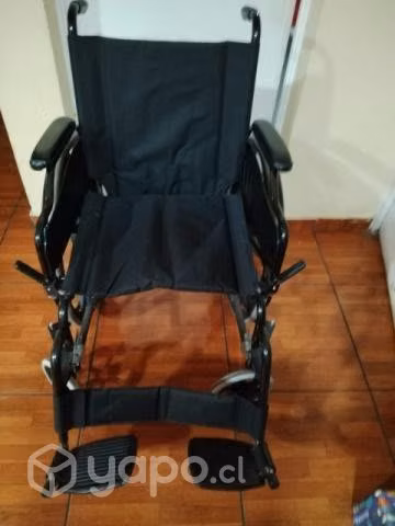 Silla de ruedas y andador adulto mayor