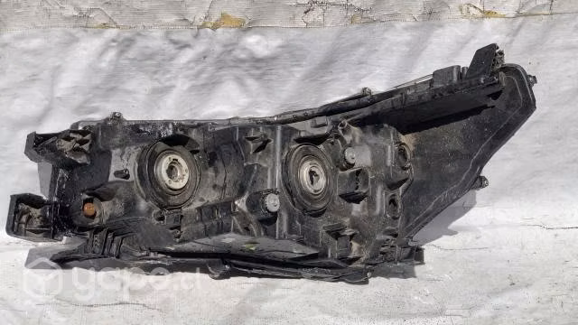 Optico derecho Toyota Hilux 16-23
