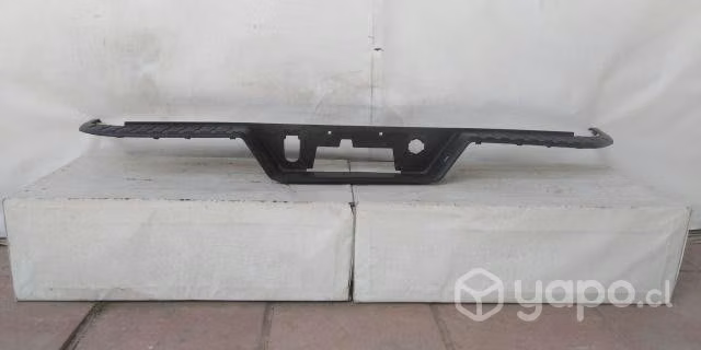 Moldura parachoque trasero chevrolet silverado (19