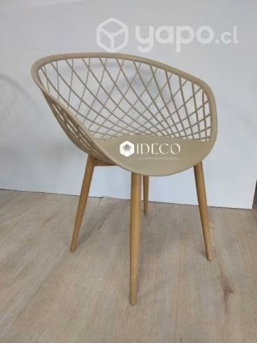 Silla de terraza o interiores, resistente y comoda