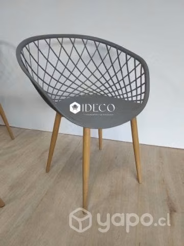 Silla de terraza o interiores, resistente y comoda