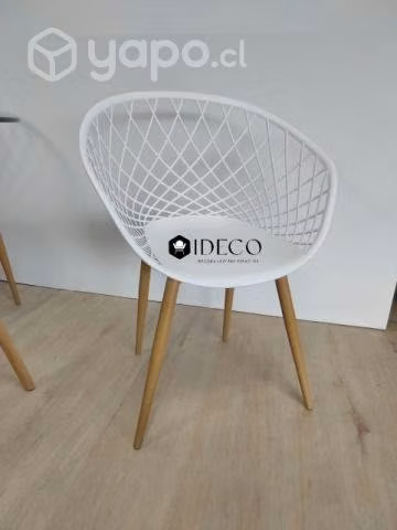 Silla de terraza o interiores, resistente y comoda