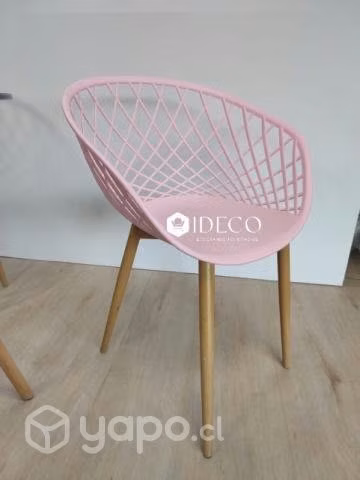 Silla de terraza o interiores, resistente y comoda