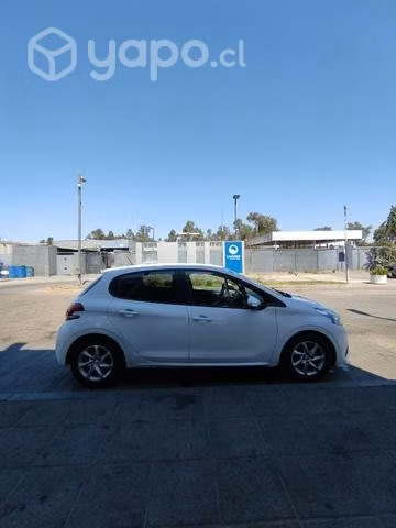 Peugeot 208 Active HDI 1.6 92 hp - Imagen 3