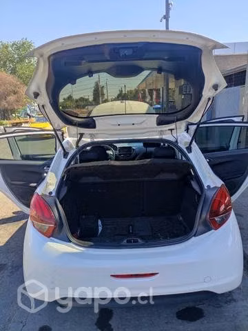 Peugeot 208 Active HDI 1.6 92 hp - Imagen 8
