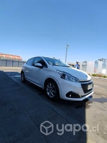 Peugeot 208 Active HDI 1.6 92 hp - Imagen 6