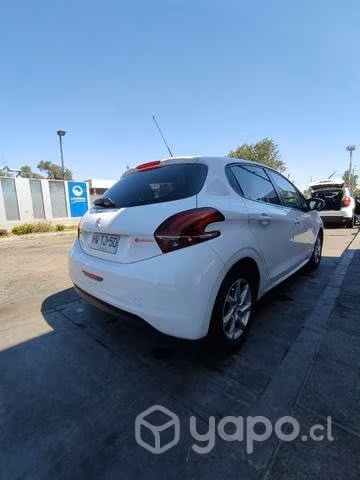 Peugeot 208 Active HDI 1.6 92 hp - Imagen 2