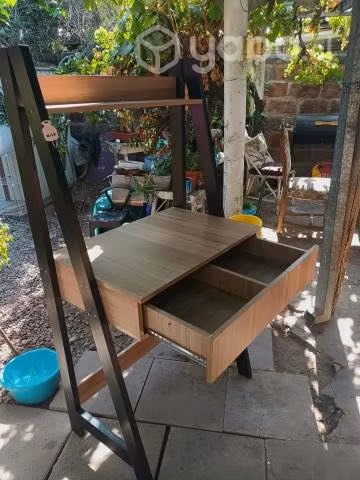 Vendo pequeño escritorio - Imagen 2