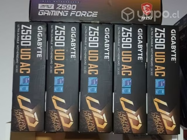 Placa Madre Gigabyte Z590 UD con Wifi - Imagen 2