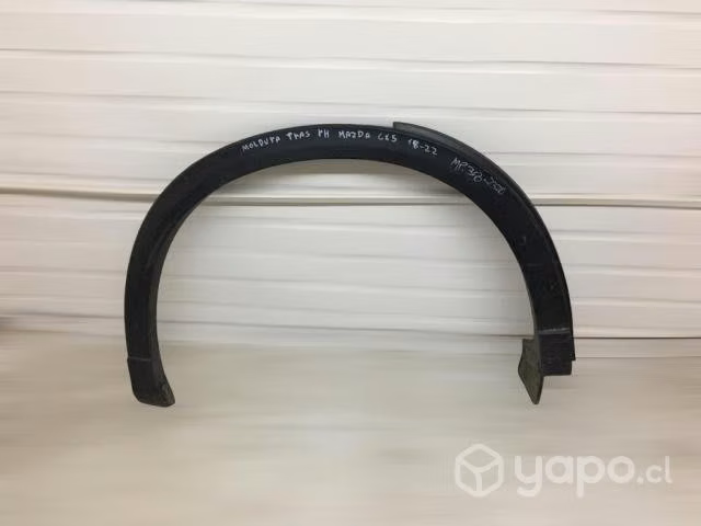 Moldura de rueda trasera rh mazda cx