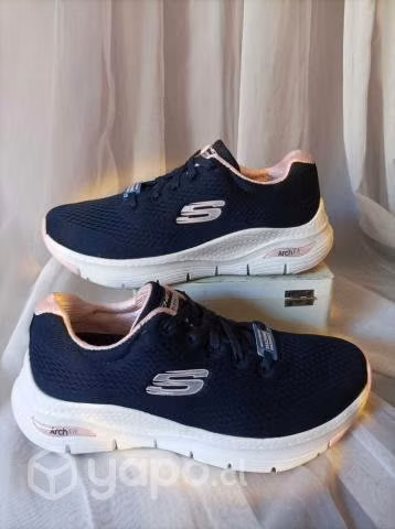 Skechers Arch Fit