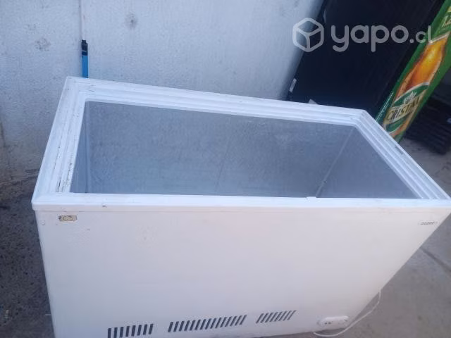 Congeladora semi nueva con tapa vidrio