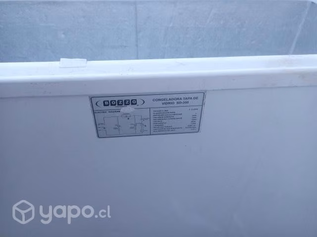 Congeladora semi nueva con tapa vidrio