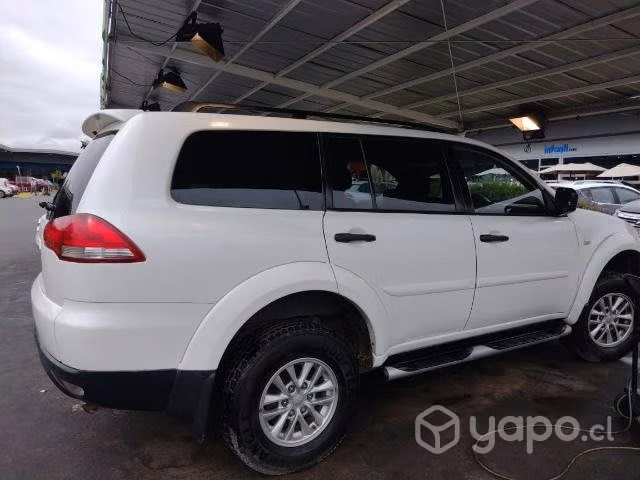 Mitsubishi Montero sport g2 2.5 diesel
