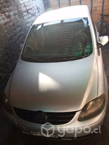 Vendo VOLKSWAGEN FOX 2006 tiene detalles