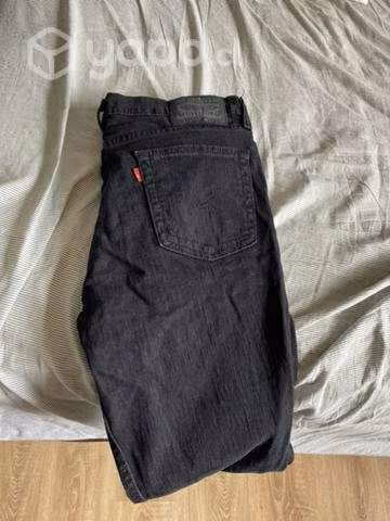 Jeans Levis negros 44-46