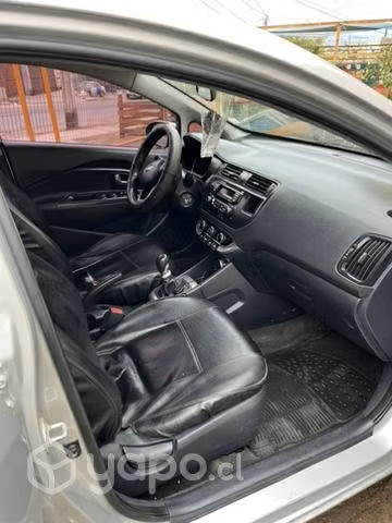 Venta auto Kia río 4 2013