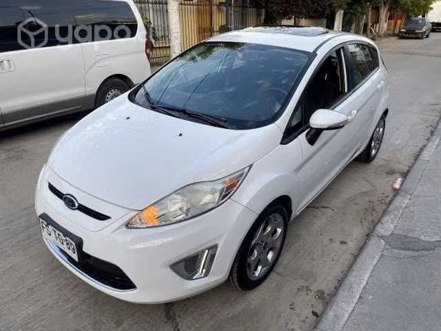 Vendo Ford Fiesta Titanium 2013
