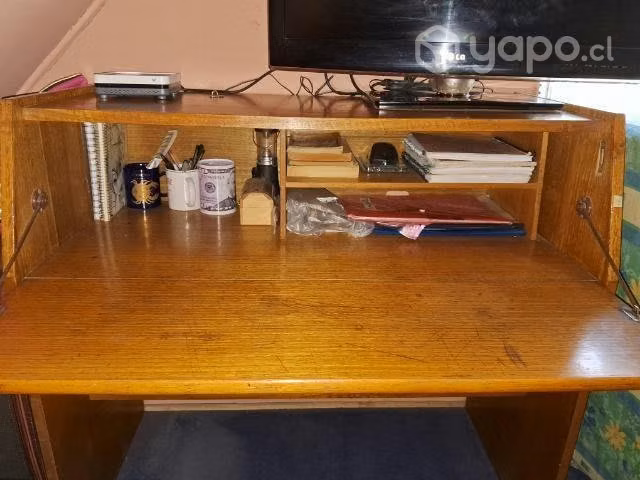Escritorio de pino