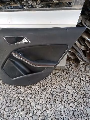 Mercedes benz gla 250 tapiz puertas derechas envio