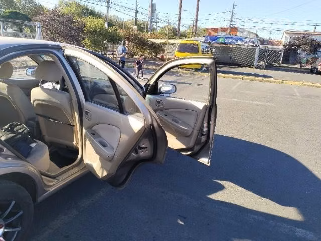 Se vende auto Samsung sm3 año 2012