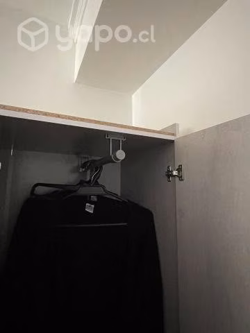 Closet blanco tres puertas - Imagen 3