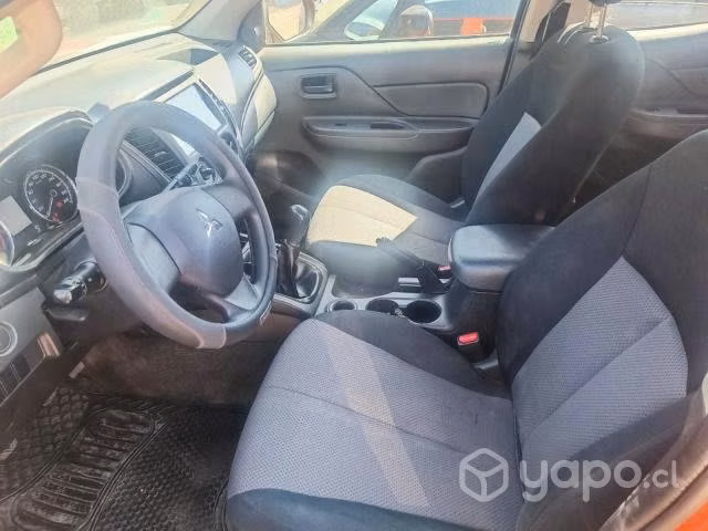 Mitsubishi l200 2021