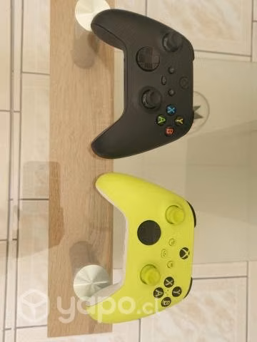 Xbox Series X 1TB + 2 Controles Inalámbricos